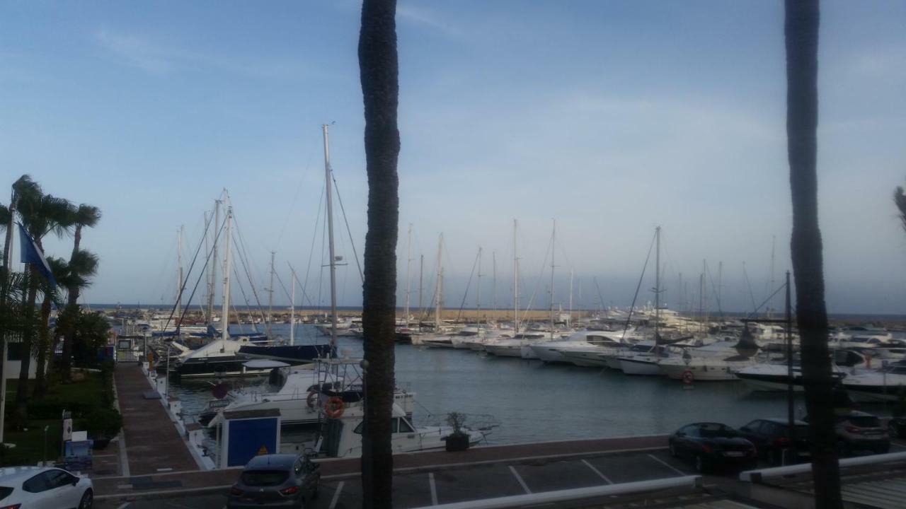 Puerto Deportivo Estepona Esterno foto