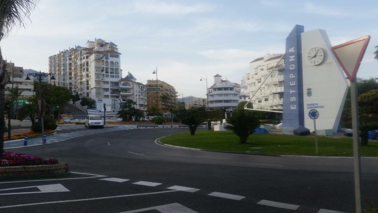 Puerto Deportivo Estepona Esterno foto