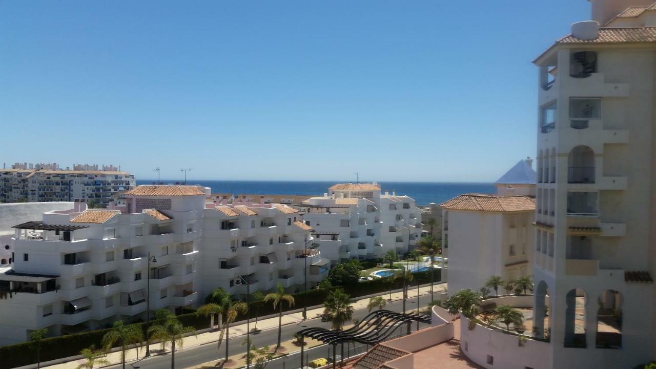 Puerto Deportivo Estepona Esterno foto